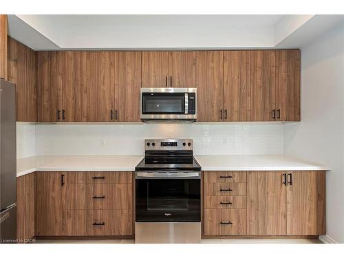 28-205 Thames Way, Hamilton, ON - Indoor Photo Showing Kitchen