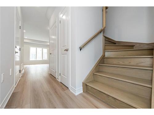 28-205 Thames Way, Hamilton, ON - Indoor Photo Showing Other Room