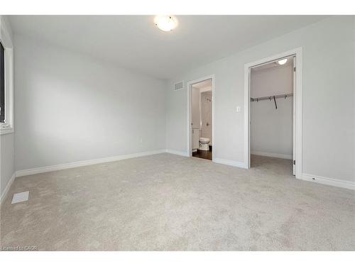 28-205 Thames Way, Hamilton, ON - Indoor Photo Showing Other Room