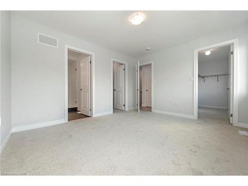 28-205 Thames Way, Hamilton, ON - Indoor Photo Showing Other Room