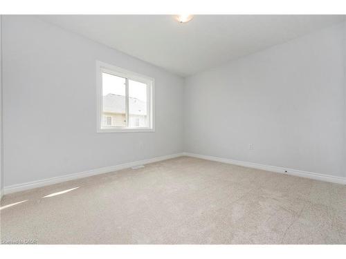 28-205 Thames Way, Hamilton, ON - Indoor Photo Showing Other Room