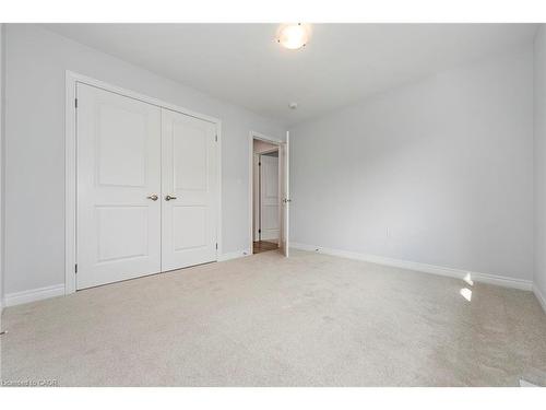 28-205 Thames Way, Hamilton, ON - Indoor Photo Showing Other Room