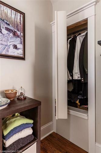 210 Charlton Avenue E, Hamilton, ON - Indoor Photo Showing Other Room