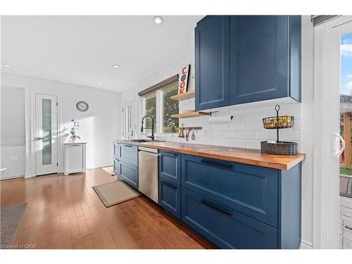 11 George Street, Grimsby, ON - Indoor Photo Showing Kitchen