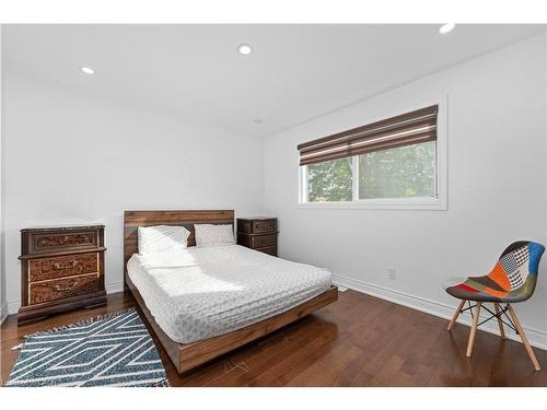11 George Street, Grimsby, ON - Indoor Photo Showing Bedroom
