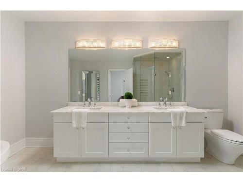 251 Hanover Street, Oakville, ON - Indoor Photo Showing Bathroom