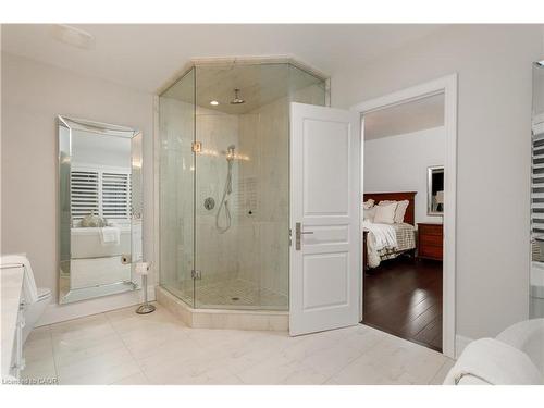 251 Hanover Street, Oakville, ON - Indoor Photo Showing Bathroom