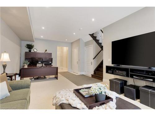 251 Hanover Street, Oakville, ON - Indoor Photo Showing Living Room