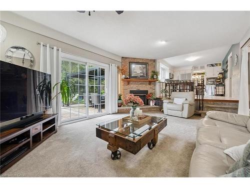 4 Berkley Place, Guelph, ON - Indoor Photo Showing Living Room With Fireplace