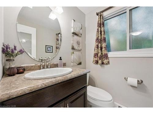 4 Berkley Place, Guelph, ON - Indoor Photo Showing Bathroom