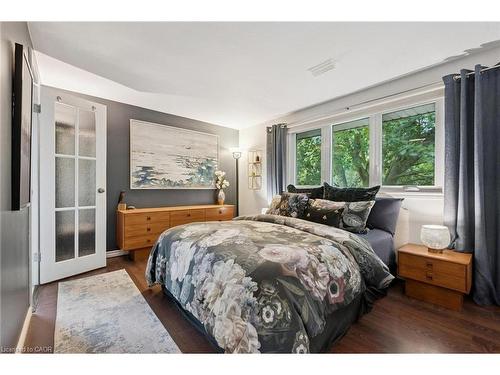 4 Berkley Place, Guelph, ON - Indoor Photo Showing Bedroom