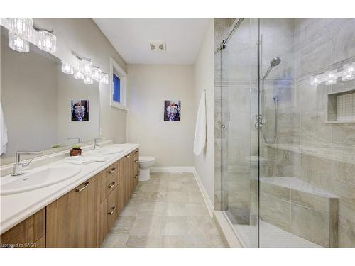 683 Forman Avenue, Stratford, ON - Indoor Photo Showing Bathroom