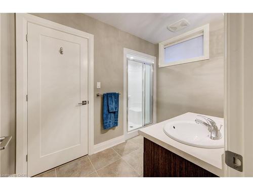 683 Forman Avenue, Stratford, ON - Indoor Photo Showing Bathroom
