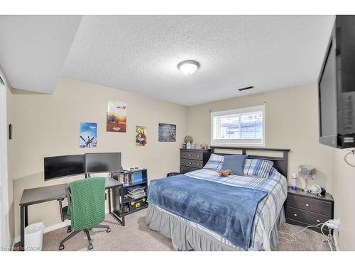 54 Morgan Drive, Caledonia, ON - Indoor Photo Showing Bedroom