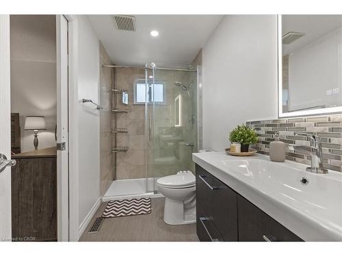 157 Pinedale Drive, Kitchener, ON - Indoor Photo Showing Bathroom