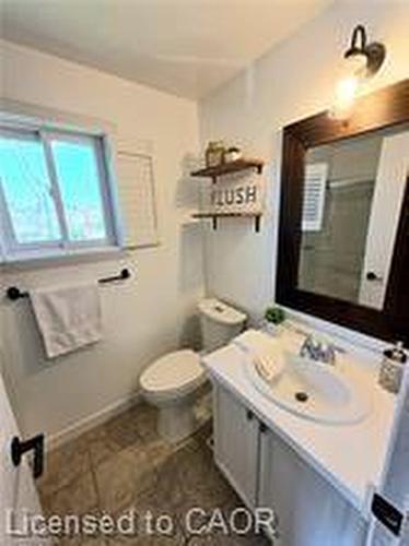 995 Elgin Street N, Cambridge, ON - Indoor Photo Showing Bathroom