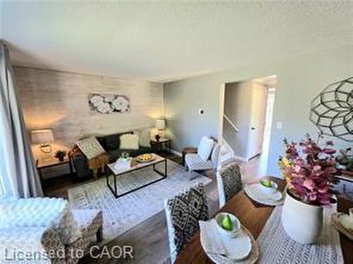 995 Elgin Street N, Cambridge, ON - Indoor Photo Showing Other Room