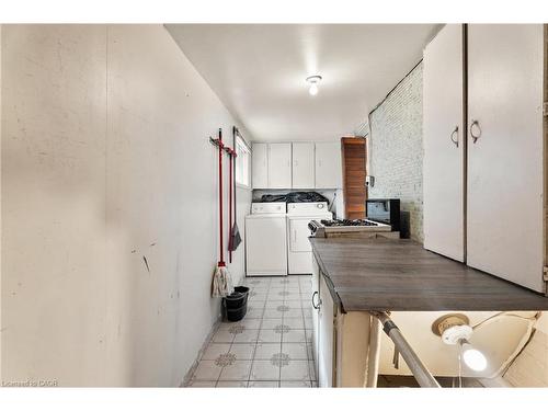 241 Robert Street, Hamilton, ON - Indoor Photo Showing Other Room