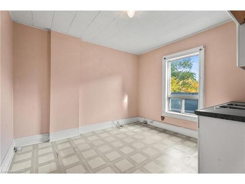 241 Robert Street, Hamilton, ON - Indoor Photo Showing Other Room