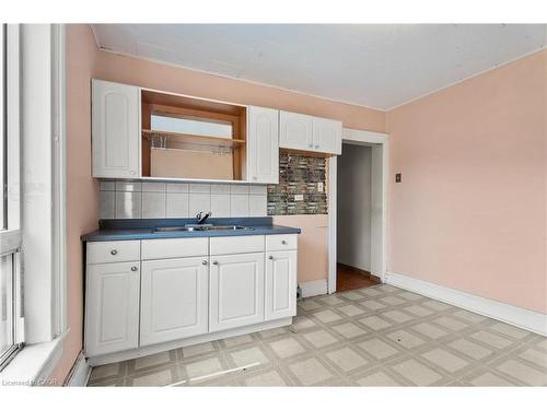 241 Robert Street, Hamilton, ON - Indoor Photo Showing Kitchen