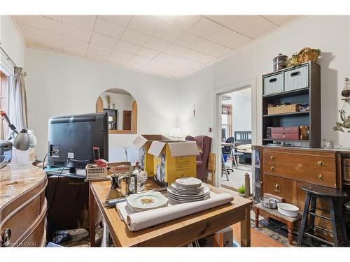 30 Chatham Street, Hamilton, ON - Indoor Photo Showing Other Room
