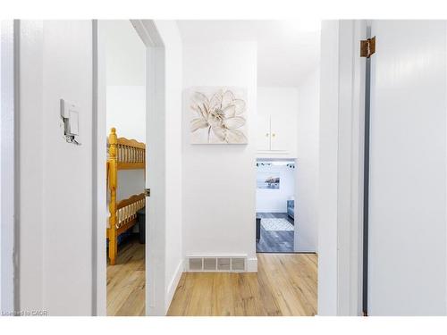 18 Silverdale Crescent, London, ON - Indoor Photo Showing Other Room