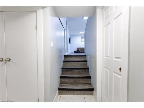 18 Silverdale Crescent, London, ON - Indoor Photo Showing Other Room