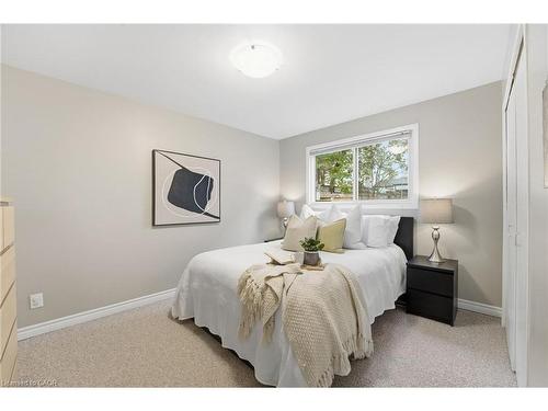 11 Hillbrook Crescent, Kitchener, ON - Indoor Photo Showing Bedroom