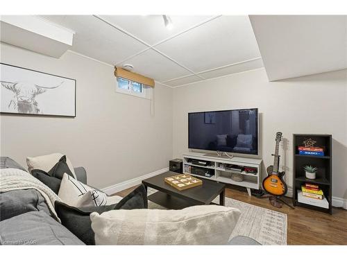 11 Hillbrook Crescent, Kitchener, ON - Indoor