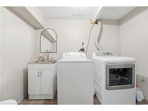 11 Hillbrook Crescent, Kitchener, ON - Indoor Photo Showing Laundry Room