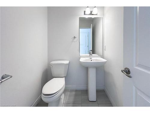 466 Blackburn Drive, Brantford, ON - Indoor Photo Showing Bathroom