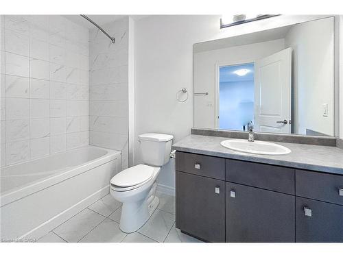 466 Blackburn Drive, Brantford, ON - Indoor Photo Showing Bathroom
