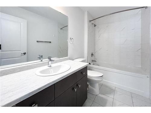 466 Blackburn Drive, Brantford, ON - Indoor Photo Showing Bathroom