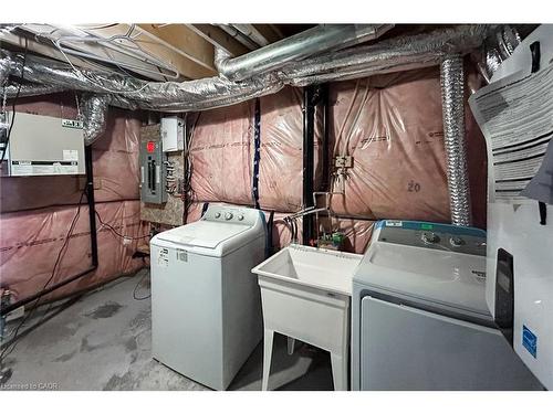 466 Blackburn Drive, Brantford, ON - Indoor Photo Showing Laundry Room