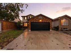 92 Colin Crescent  Hamilton, ON L9A 5H8