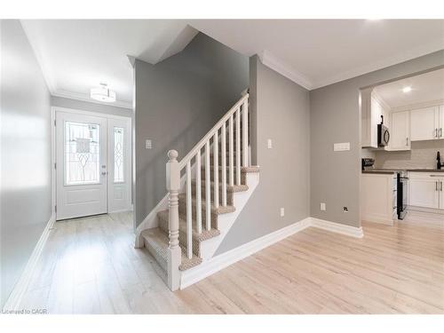 2-1011 White Oak Drive, Burlington, ON - Indoor