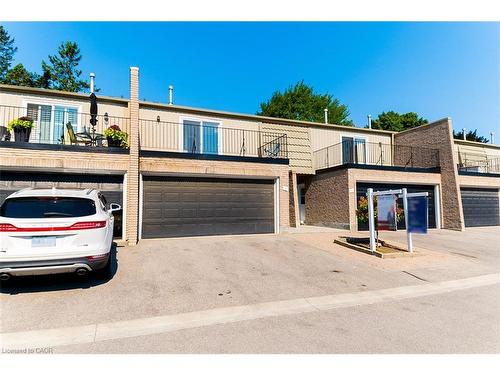 2-1011 White Oak Drive, Burlington, ON - Outdoor
