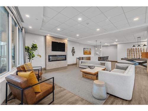 2905-20 George Street, Hamilton, ON - Indoor Photo Showing Living Room