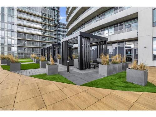 2905-20 George Street, Hamilton, ON - Outdoor