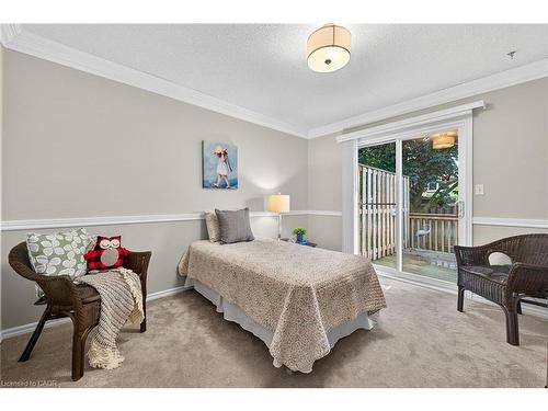 2-20 Courtland Drive, Brantford, ON - Indoor Photo Showing Bedroom