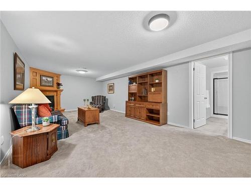 2-20 Courtland Drive, Brantford, ON - Indoor