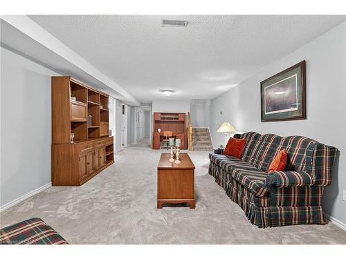 2-20 Courtland Drive, Brantford, ON - Indoor Photo Showing Living Room