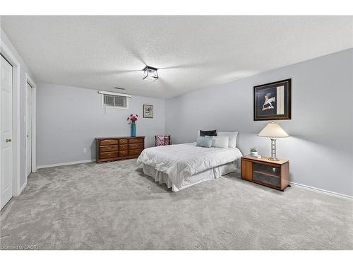 2-20 Courtland Drive, Brantford, ON - Indoor Photo Showing Bedroom