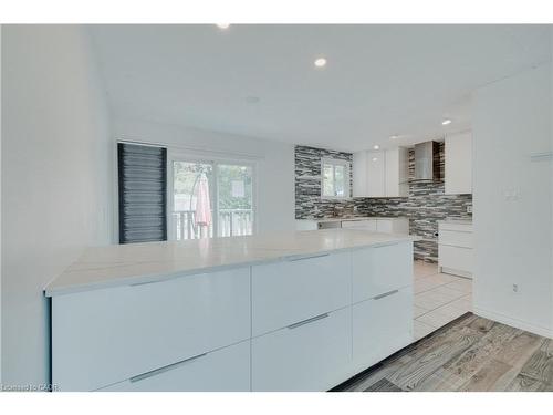 Upper Level-595 Pioneer Drive, Kitchener, ON - Indoor