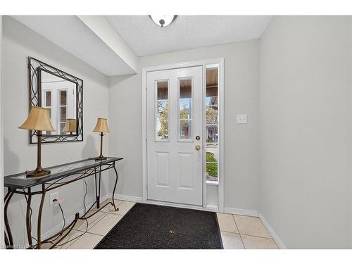 23-7 Southside Place, Hamilton, ON - Indoor Photo Showing Other Room