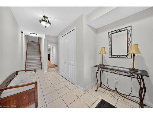 23-7 Southside Place, Hamilton, ON - Indoor Photo Showing Other Room