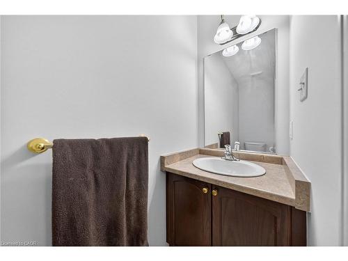 23-7 Southside Place, Hamilton, ON - Indoor Photo Showing Bathroom