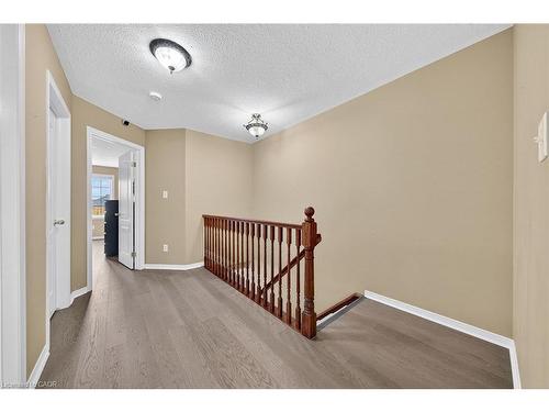 23-7 Southside Place, Hamilton, ON - Indoor Photo Showing Other Room