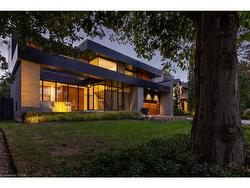 144 Sparling Court  Oakville, ON L6K 2J7