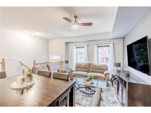 4 Dunsley Way, Whitby, ON - Indoor Photo Showing Living Room